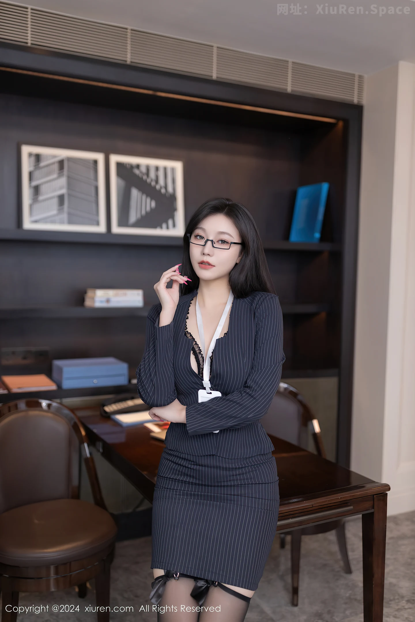 图片[6]-[XiuRen秀人网]VOL.8537 模特安然anran性感OL制服露黑色蕾丝内衣配黑丝袜惹火诱惑写真80P-秀人网官方网站